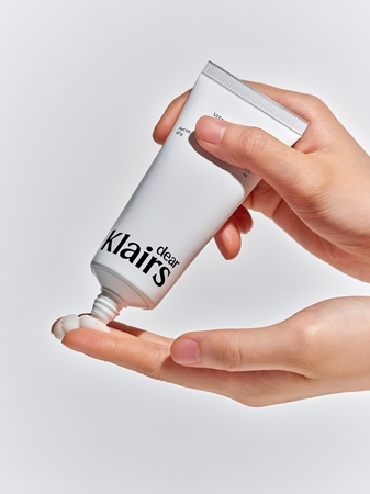 Dear Klairs Vitamin Toning Barrier Cream rozświetlający krem nawilżający dla wzmocnienia bariery ochronnej skóry