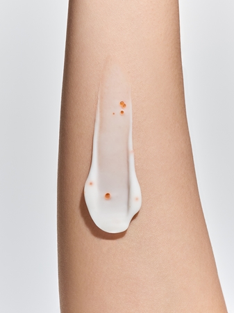 Dear Klairs Vitamin Toning Barrier Cream rozświetlający krem nawilżający dla wzmocnienia bariery ochronnej skóry