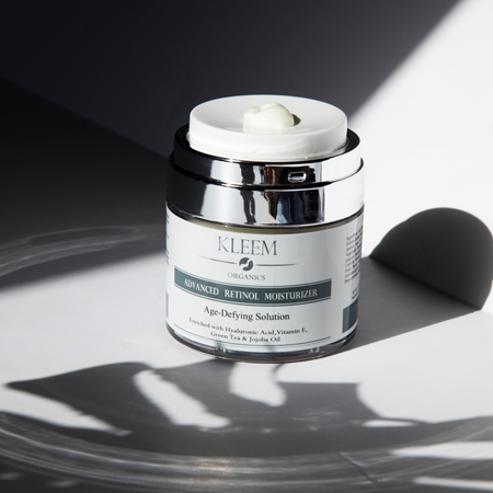 Kleem Organics Advanced Retinol Moisturizer noční krém s Anti-age efektem