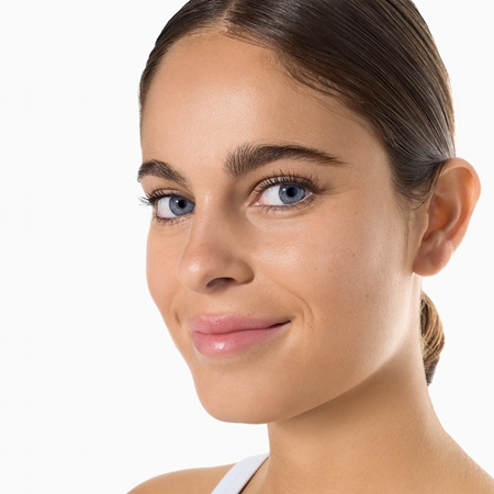 Klorane Cornflower Super-Charged Hydra-Plumping Serum active illuminating and smoothing serum