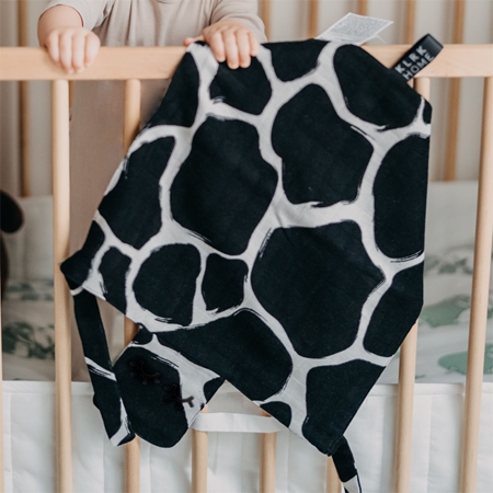 KLRK Home Wild B&W Giraffe manta infantil