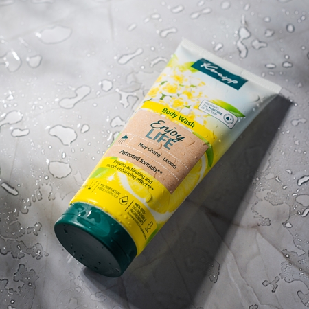 Kneipp Enjoy Life May Chang povzbuzující sprchový gel