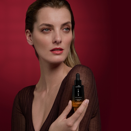 KORIKA Korean Heritage Jeju Mandarin + Vitamin C Premium Illuminating Serum bőr szérum (élénkítő)