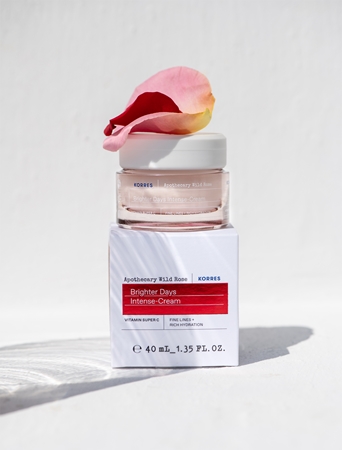 Korres Wild Rose rozjasňující denní krém pro suchou pleť