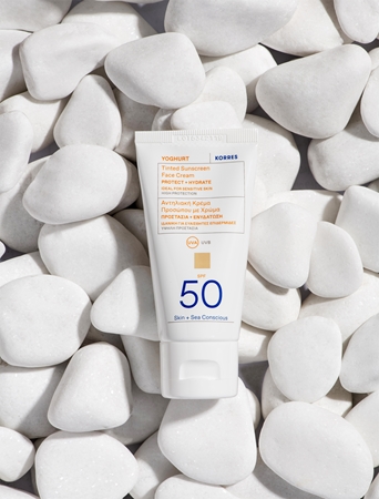 Korres Yoghurt Tinted Sunscreen hydratačný tónovací krém SPF 50