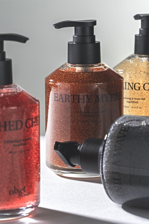 KUNDAL Objet Exfoliating & Waterfull Hand Wash savon liquide traitant pour les mains avec effet exfoliant