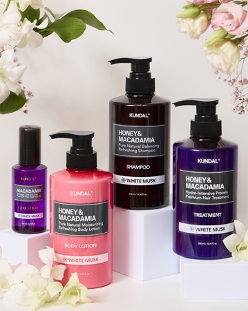 KUNDAL Honey & Macadamia White Musk latte nutriente corpo effetto idratante