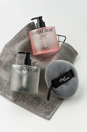 KUNDAL Objet Moist Gleam Body Wash gel douche parfumé pour une hydratation intense