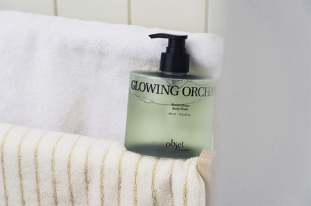KUNDAL Objet Moist Gleam Body Wash gel douche parfumé pour une hydratation intense
