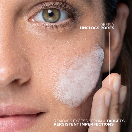 La Roche-Posay Effaclar čistiaci peelingový gél pre mastnú a problematickú pleť