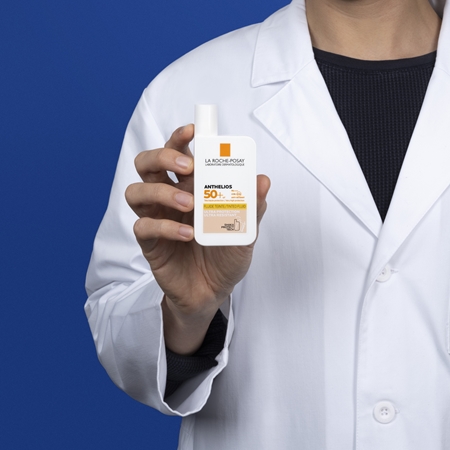 La Roche-Posay Anthelios UVMUNE 400 apsauginis veido fluidas su atspalviu SPF 50+