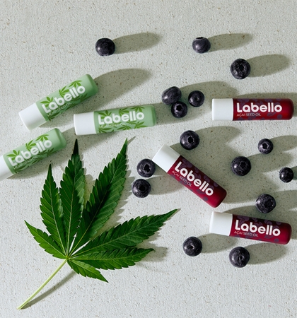 Labello Naturally Vegan Acai Berry bálsamo labial