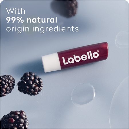 Labello Blackberry Shine baume à lèvres hydratant