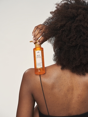 La'dor ACV Vinegar mélyen tisztító sampon a fénylő és selymes hajért
