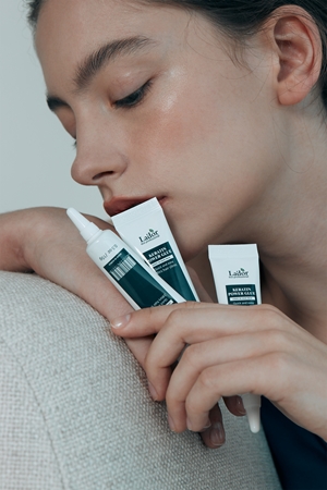 La'dor Keratin Power Glue tratament pentru îngrijirea părului fără clătire cu keratina