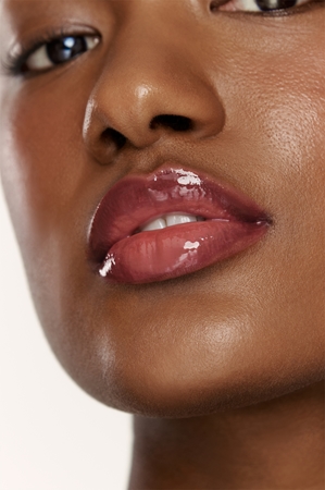 Laka Fruity Glam Tint brillant à lèvres longue tenue pour un effet naturel