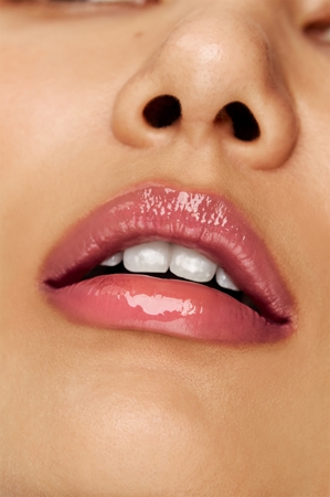 Laka Fruity Glam Tint brillant à lèvres longue tenue pour un effet naturel