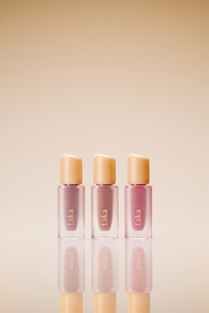 Laka Fruity Glam Tint brillant à lèvres longue tenue pour un effet naturel