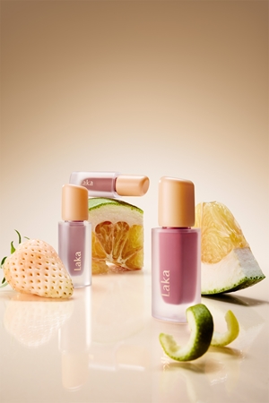 Laka Fruity Glam Tint brillant à lèvres longue tenue pour un effet naturel