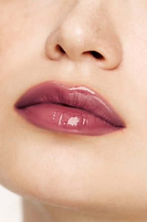 Laka Fruity Glam Tint brillant à lèvres longue tenue pour un effet naturel