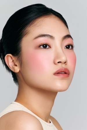 Laka Love Silk Blush Powder Blush for healthy look