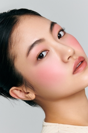 Laka Love Silk Blush Powder Blush for healthy look