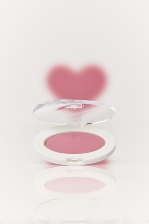 Laka Love Silk Blush Powder Blush for healthy look