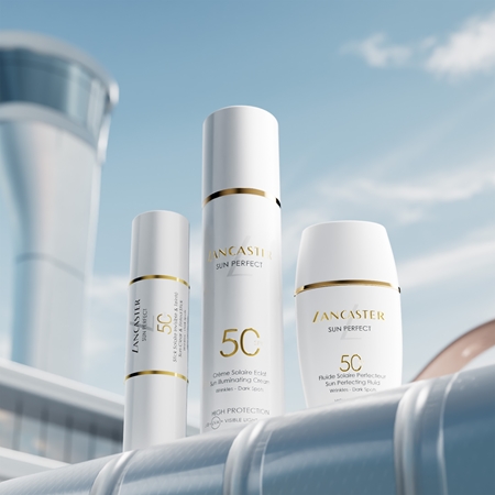 Lancaster Sun Perfect Clear & Tinted Stick SPF50 večnamenski make-up v paličici SPF 50