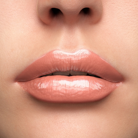 Lancôme L'Absolu Rouge Mademoiselle Shine червило - грижа