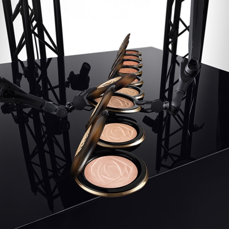Lancôme Teint Idole Ultra Wear Serum Highlighter korostusväri sisältää C- ja E-vitamiineja