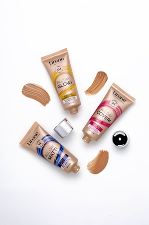Lirene Vitamin C Maquilhagem iluminadora em fluido para efeito duradouro