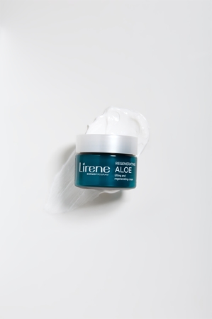 Lirene Hydration & Nourishment Regenerating Aloe регенериращ лифтинг крем с алое вера и масло от шеа