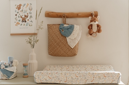 Little Dutch Forest Friends Musical Pull Toy kontrastní závěsná hračka s melodií