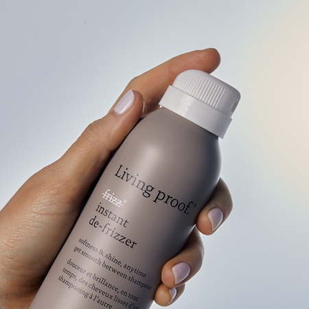 Living Proof No Frizz uhlazující sprej proti krepatění