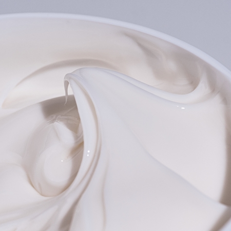 Living Proof Curl stylingový přípravek pro kudrnaté vlasy