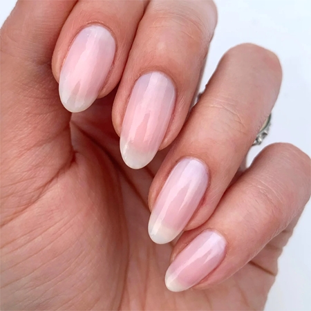 LONDONTOWN Kur Illuminating Nail Concealer rozjasňující lak na nehty
