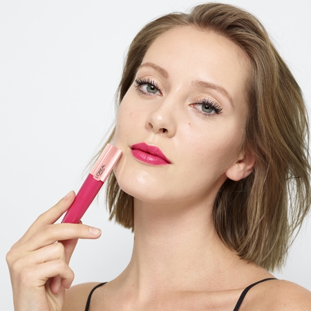 L’Oréal Paris Glow Paradise Balm in Gloss lip gloss cu acid hialuronic