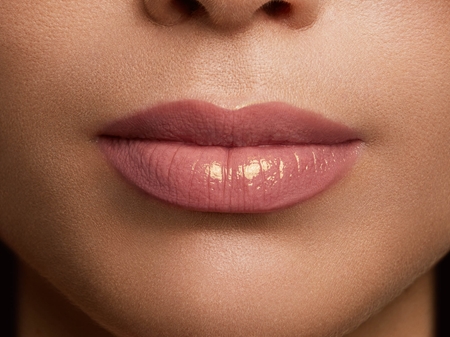 L’Oréal Paris Glow Paradise pečující rtěnka s balzámem