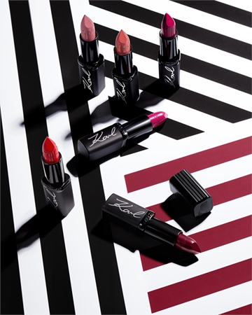 L’Oréal Paris Karl Lagerfeld Limited Collection hydratačný rúž s matným efektom