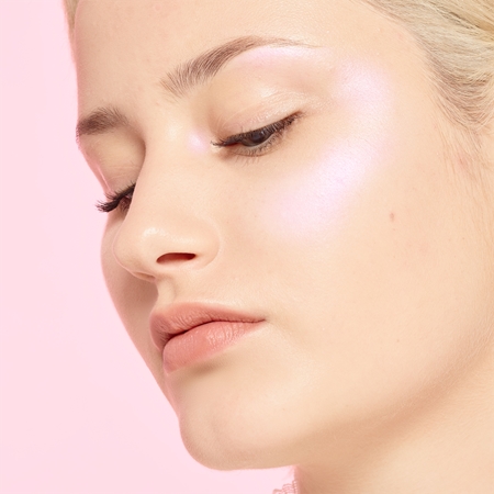 L’Oréal Paris Wake Up & Glow Light From Paradise illuminante