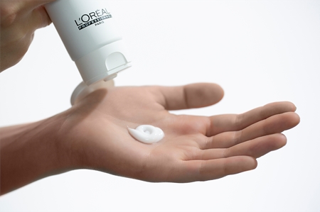 L’Oréal Professionnel Steampod Silendav ja täitev kreem kuumusega soengu tegemiseks