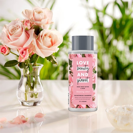 Love Beauty & Planet Blooming Colour bezsulfátový šampón pre farbené vlasy