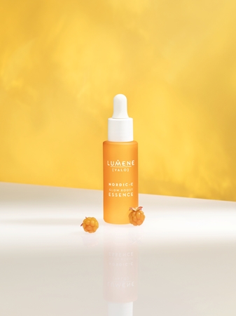 Lumene Nordic-C [VALO] Glow Boost rozjasňující pleťové sérum s kyselinou hyaluronovou