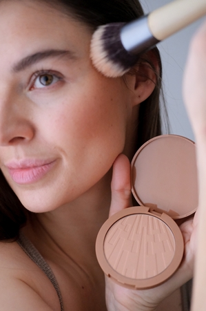 Lumene Natural Glow kompaktní bronzující pudr