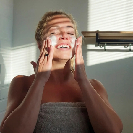Lumene Moisturizing [HELLÄ] mousse nettoyante hydratante pour peaux sèches