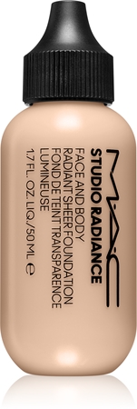 MAC Cosmetics Studio Radiance Face and Body Radiant Sheer Foundation fondotinta leggero per viso e corpo