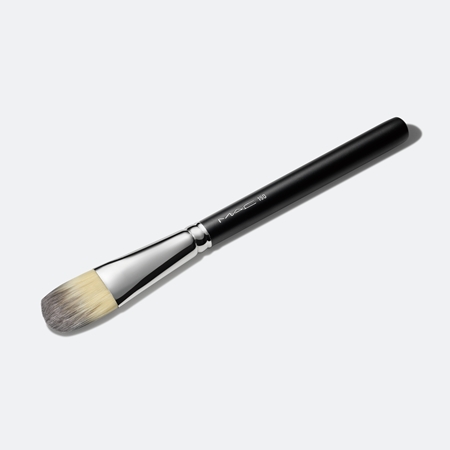 MAC Cosmetics Brush 190 Synthetic Foundation Brush plochý štětec na make-up