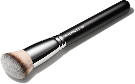 MAC Cosmetics Brush 170 Synthetic Rounded Slant Brush viisto kabuki-sivellin