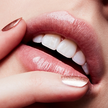 MAC Cosmetics Lipglass lūpų blizgesys