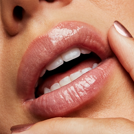 MAC Cosmetics Lipglass lūpų blizgesys